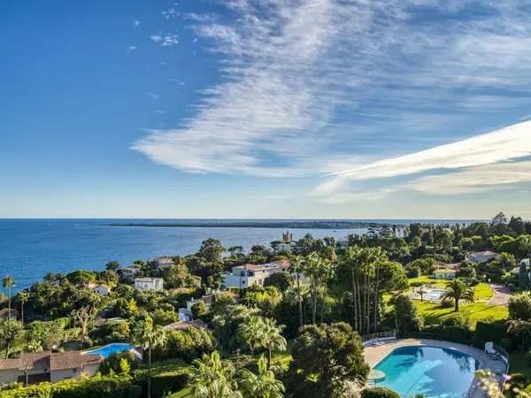 BASSE CALIFORNIE T4 DE 140M2 REFAIT A NEUF VUE MER
