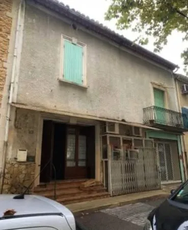 À Vendre : Maison Authentique à Rénover au Coeur de Piolenc (