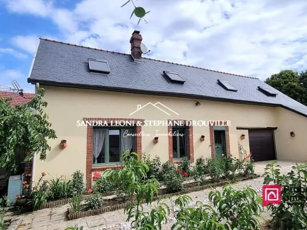 PROCHE MAINTENON, CHARMANTE LONGERE de 120 m², 4 pièces