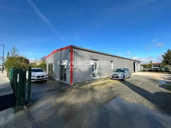 Local d'activité 300 m²