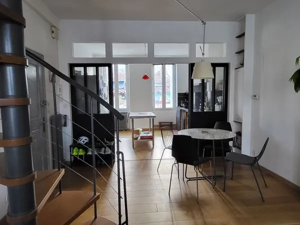 Duplex charmant - rue calme