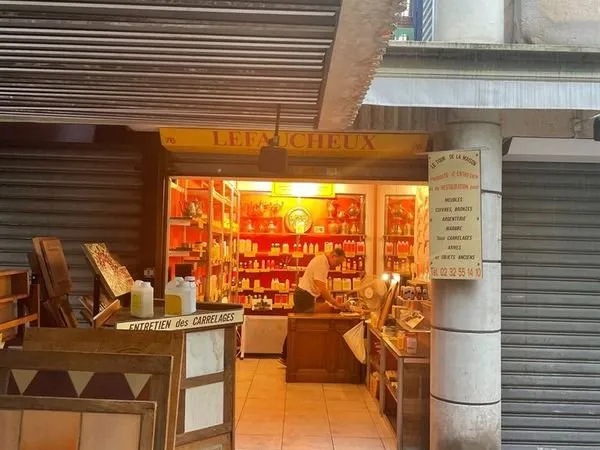 Boutique 10 m² ST OUEN