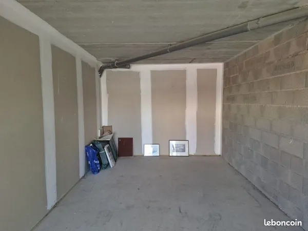 A vendre garage fermé