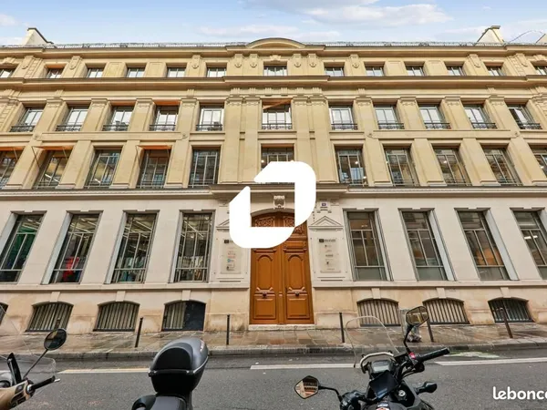 Bureau 588 m²