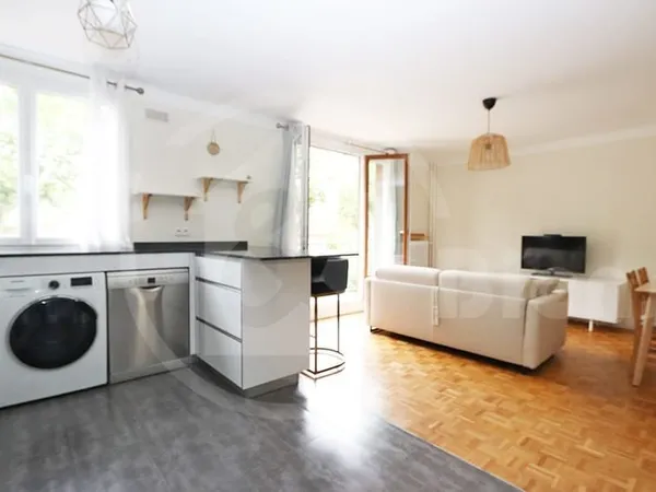 VIROFLAY: Bel appartement meublé de 2 pièces en étage avec ba
