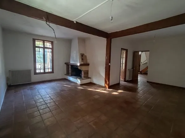 Rare à Saint-Martin : Maison de caractère de 163 m² avec garage XXL et extérieur