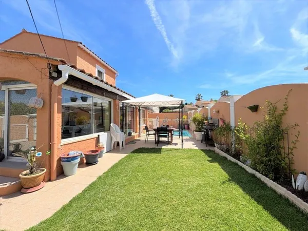 Maison 118 m², 3 chambres, Garage et piscine - À deux pas du centre