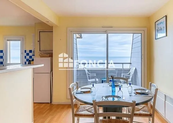 Appartement 3 pièces de 60 m² FRONT DE MER à CABOURG