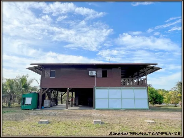 A VENDRE A KOUROU (97310 Guyane Française) UNE MAGNIFIQUE MAISON T4 DE CAMPAGNE DE 103 m² SUR UN TER