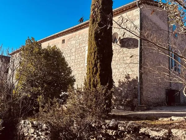 Maison 5 pièces 323 m²