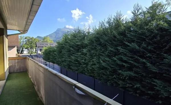 T3 LA RAVOIRE DE 64M2 + GARAGE+ PARKINGS