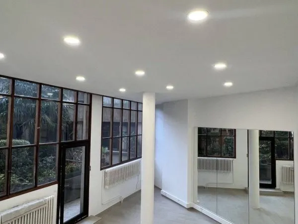 Bureau 70 m²