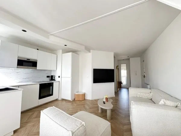 Duplex rénové 3 pièces Dernier étage