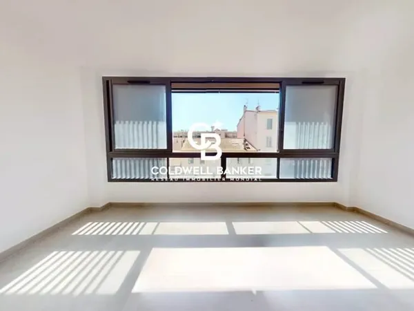 Opportunité investissement, grand studio lumineux neuf