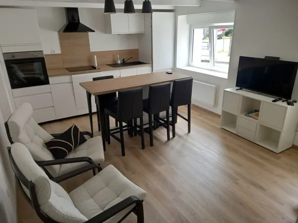 Maison F2 Plouider centre bourg, côte des légendes.
