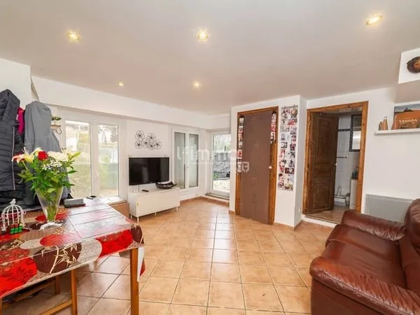 Maison 6 pièces de 126m2 - La Seigneurie 13009