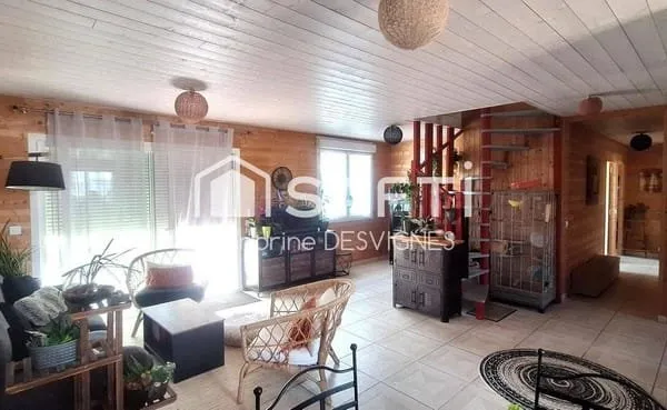 Maison 9 pièces 240 m²