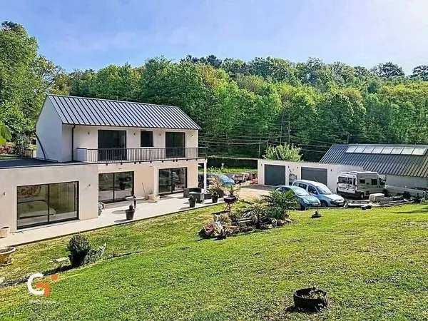 Maison 5 pièces 140 m²