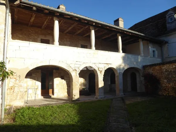 Très belle maison du 18 ème siècle, complètement refaite à n