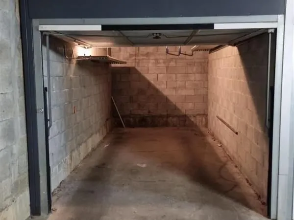 Location box parking sécurisé