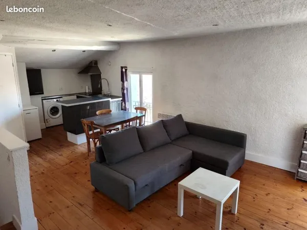T2 façon loft meublé
