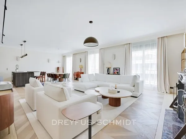 Magnifique appartement refait à neuf meublé 140 m2 proche Etoile / Victor Hugo / Porte Maillot