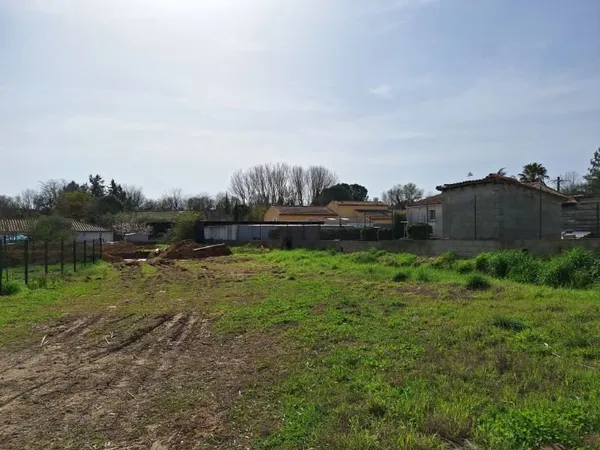 RARE SUR LE SECTEUR - TERRAIN IDÉALEMENT SITUÉ À SAUSSINES