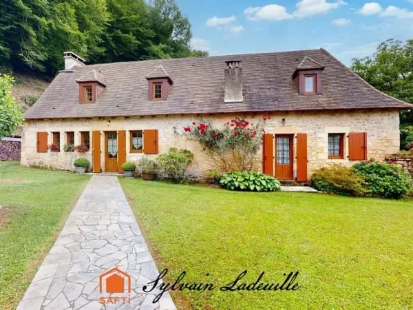 Maison 10 pièces 231 m²