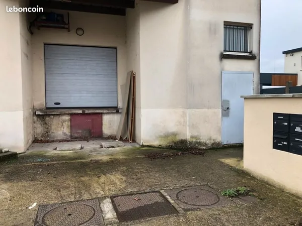 Local d’activité et entrepôt Location Le Plessis-Trévise 1p 70m² 1200€