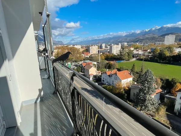 Magnifique appartement en colocation de 3 chambres grand salon + cuisine fermé