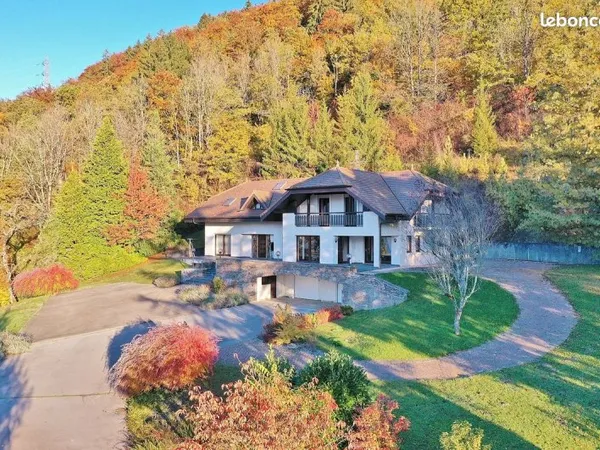 Villa 7 pièces 380 m²