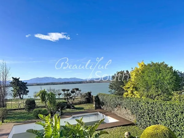 Maison exceptionnelle au bord du lac à Villeneuve-de-la-Raho