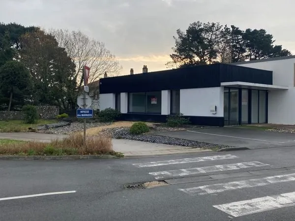 A louer / local commercial 82 m²