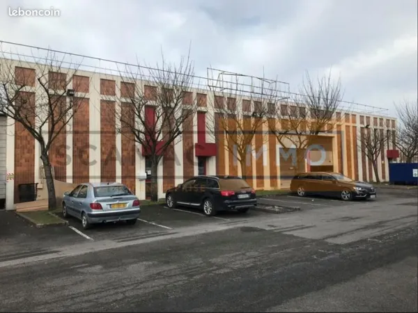Local d'activité 366 m²