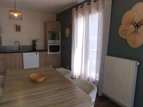 Au calme T4 de 95m² entre Annecy et Aix, proche comm et bus, au calme