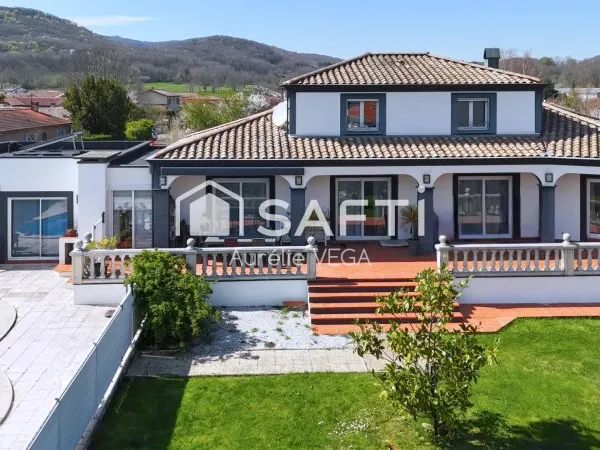 Maison familiale avec piscine, studio indépendant et suite parentale