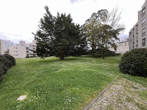 T2 de 42 m2 à rénover - 33400 TALENCE