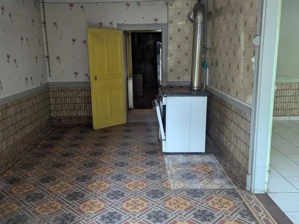 Maison à vendre avec potentiel à Vénère