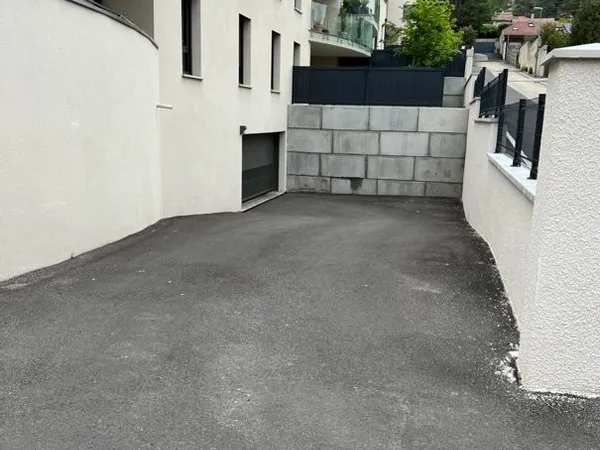 Garage à louer - St-Priest-en-Jarez