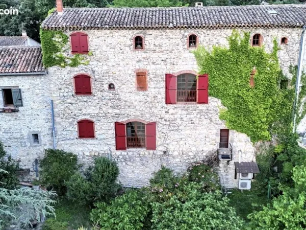 Maison de village en pierre avec vue sur les Cévennes + Logement indépendant