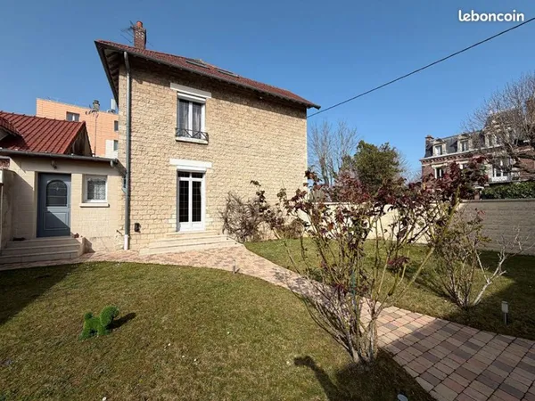 Maison 7 pièces 159 m²
