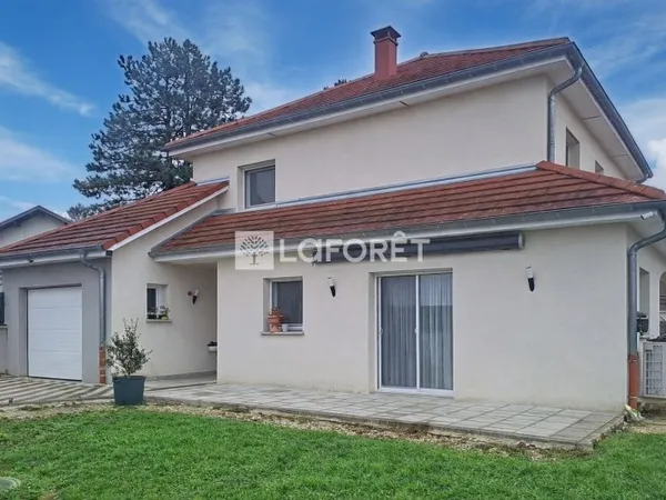 Maison 7 pièces 144 m²
