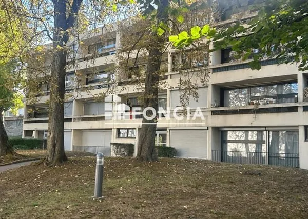 VSG : F3 fonctionnel avec parking et cave