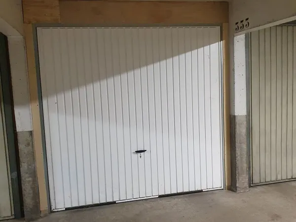 Loue parking - 15m²