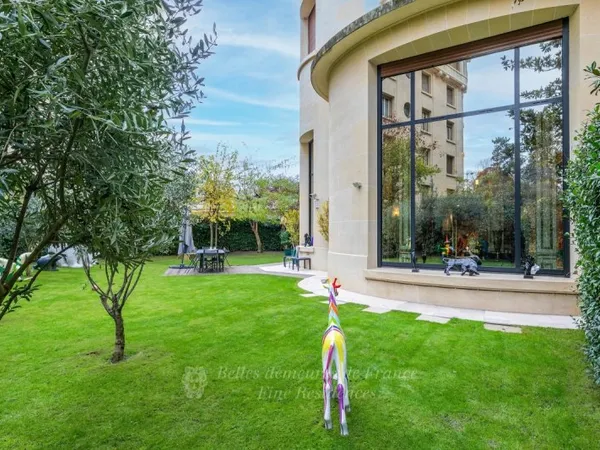Paris XVIe - La Muette - Duplex avec jardin