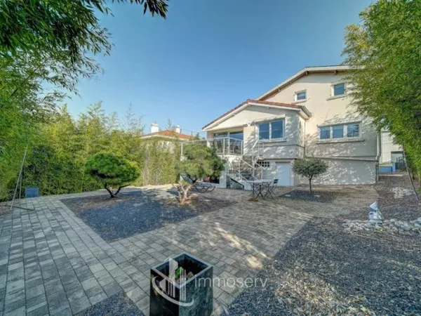 Maison 6 pièces 160 m²