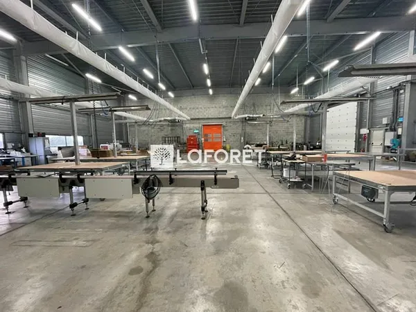 Entrepôt / local industriel Cognac 1265 m2