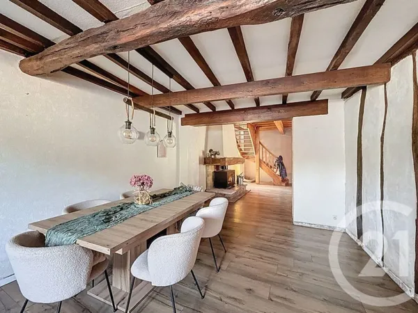Maison 7 pièces 210 m²