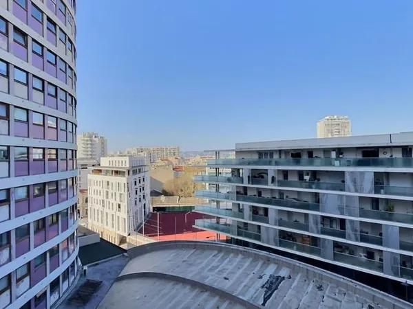 Studio 1 pièce 27 m²