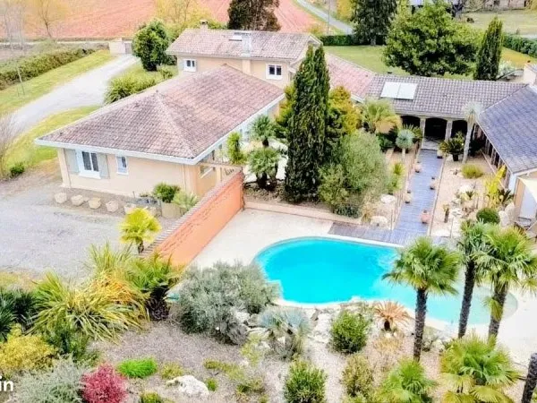 Maison 10 pièces 235 m²